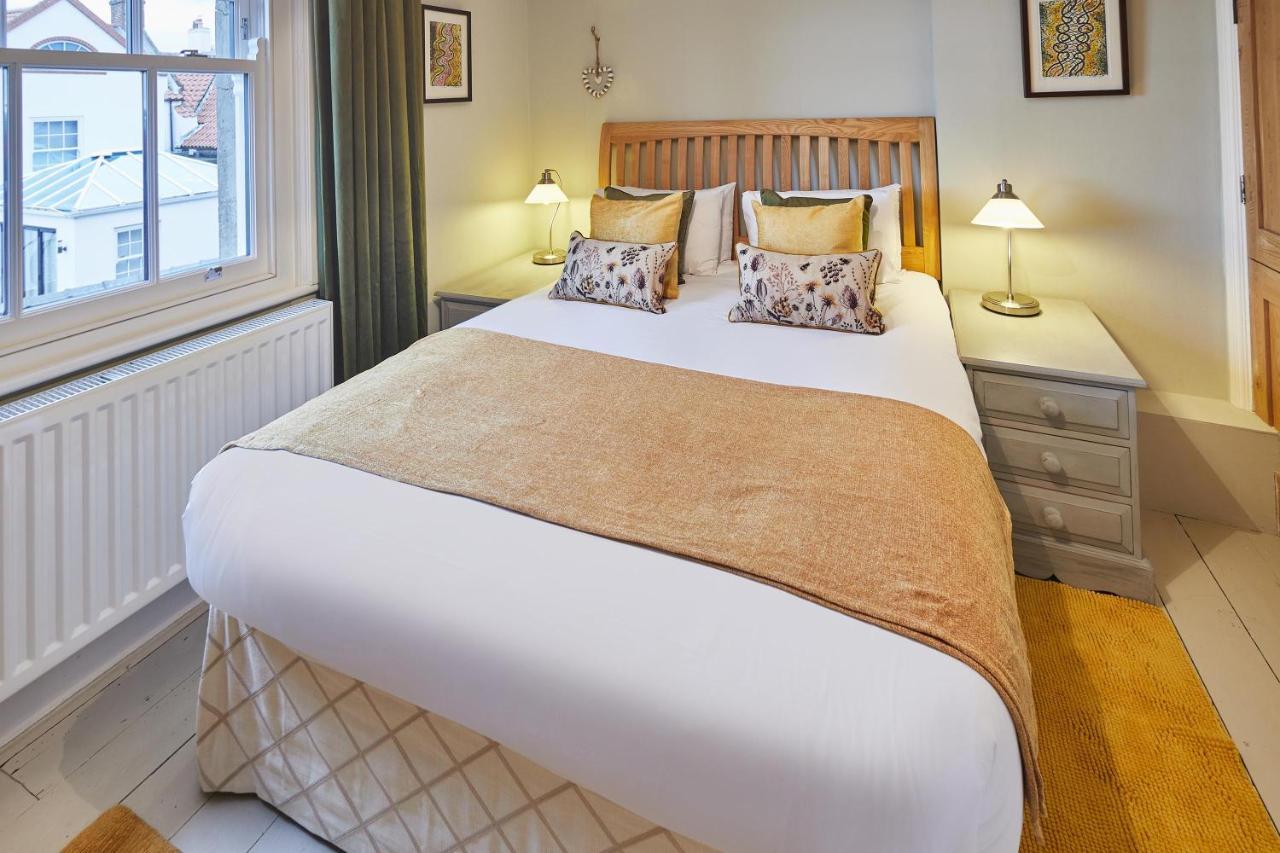 Host & Stay - 1 Coastguard Cottages Скарборо Экстерьер фото