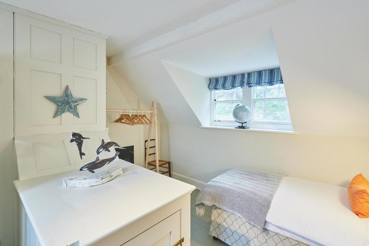 Host & Stay - 1 Coastguard Cottages Скарборо Экстерьер фото