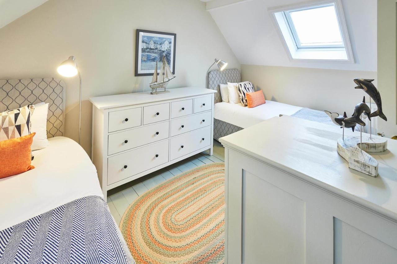 Host & Stay - 1 Coastguard Cottages Скарборо Экстерьер фото