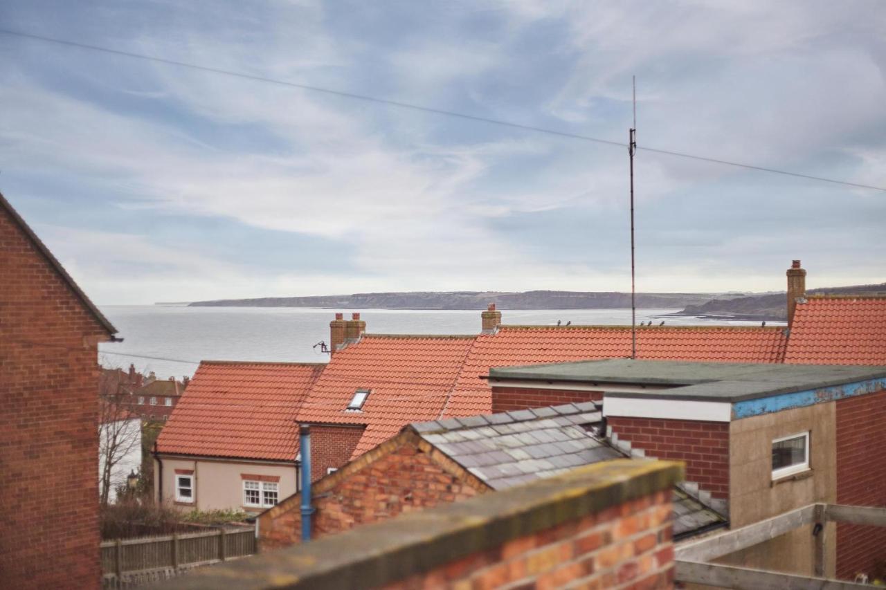 Host & Stay - 1 Coastguard Cottages Скарборо Экстерьер фото