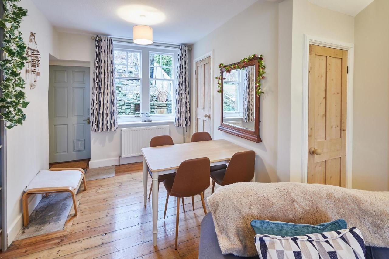 Host & Stay - 1 Coastguard Cottages Скарборо Экстерьер фото